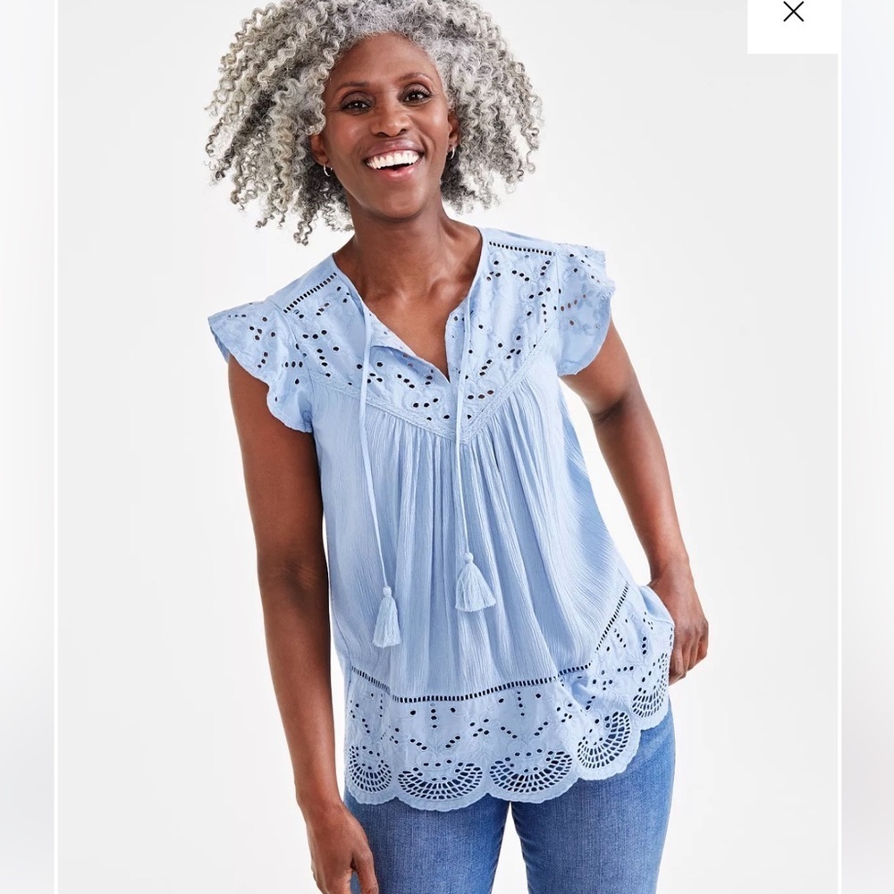 Style & Co Navy Flutter Lace topS like new